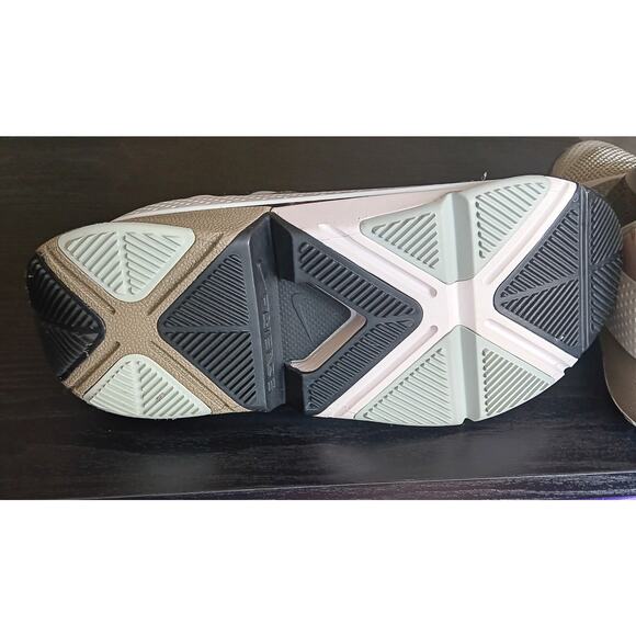 Nike Go FlyEase mens 6 womens 7.5 Light Army Green Summit White CW5883-300 - Picture 11 of 16